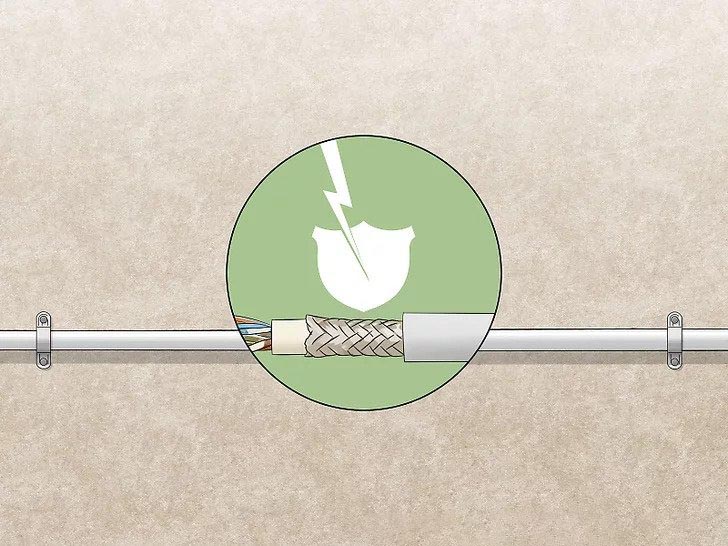 Выберите кабель Ethernet, который выдерживает скачки напряжения не менее 6 кВ.